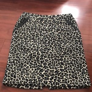 ❌ SOLD ❌ Leopard print pencil skirt
